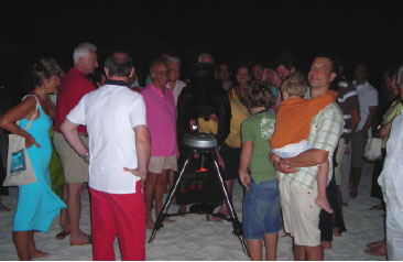 Osservazione al telescopio in spiaggia alle Maldive - Astronomia alle Maldive