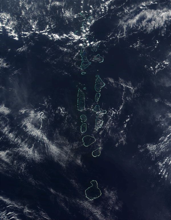 foto satellitare atolli Maldive